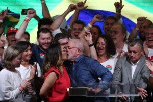 Lula celebra triunfo