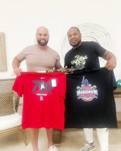 Pujols le regala a Edwin Encarnación bate de sus 700 jonrones
