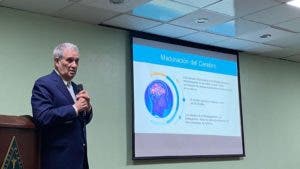 Puello Herrera dicta conferencia sobrer el impacto de la neurociencia