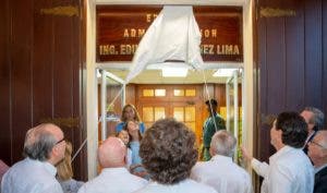Central Romana honra memoria de ejecutivo fallecido