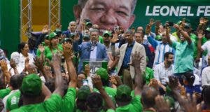 Leonel insta Gobierno a recoger sus maletas