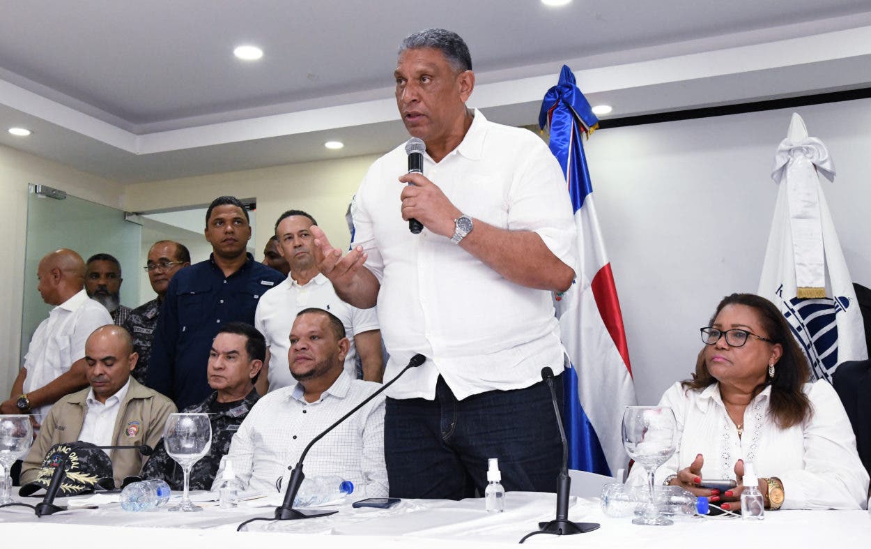 Chu Vásquez afirma no permitirán delincuencia tome control de Villa Mella