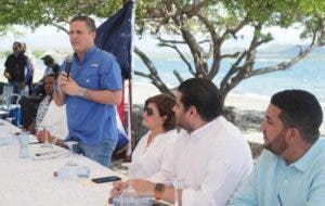 Inician trabajo construcción muelle pesquero en Salinas de Bani