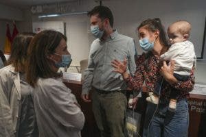 Bebé española primera en el mundo en recibir intestino de un fallecido