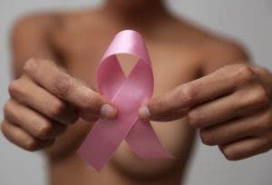 Alertan a prevenir el cáncer de mama temprano