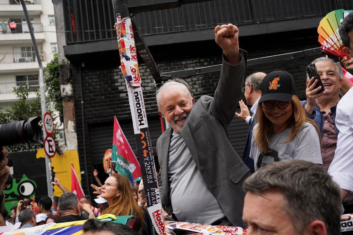 Lula recibe nuevas muestras de apoyo