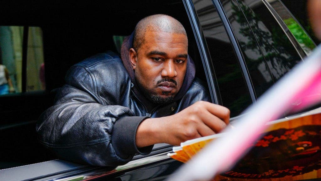 Rapero estadounidense Kanye West quiso titular Hitler a uno de sus discos.