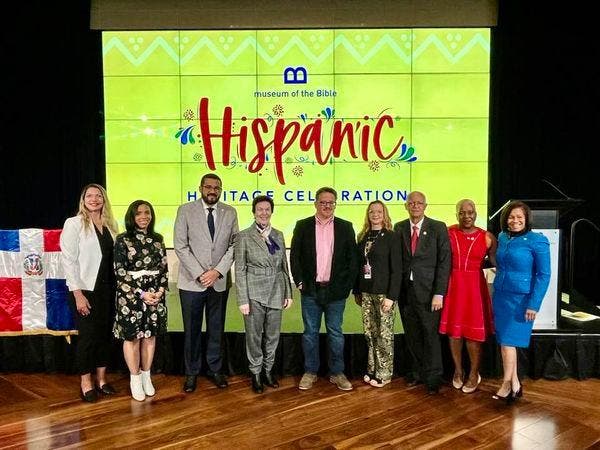 Embajadora Sonia Guzmán destaca progreso de dominicanos en EEUU