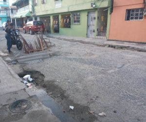 Reclaman asfaltar pequeño tramo de calle “C” en la Isabelita