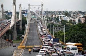 Trabajos en puente Duarte tienen casi un mes de retraso