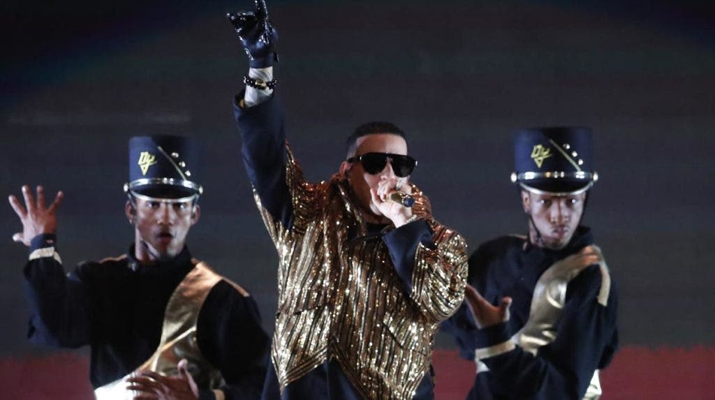 La gira de Daddy Yankee en Colombia continuará con tres conciertos en el Coliseo Live de Bogotá los próximos 8, 9 y 12 de octubre y con otros tres espectáculos en el estadio Atanasio Girardot de Medellín el 14, 15 y 16 de este mes.