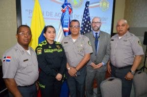Oficiales superiores finalizan taller liderazgo integral