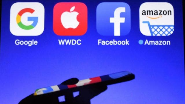 Entra en vigor ley europea contra abuso de poder de gigantes digitales
