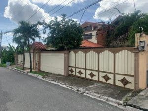 Hallan muerto hombre era seguridad en casa de ex Grandes Ligas Melido Pérez