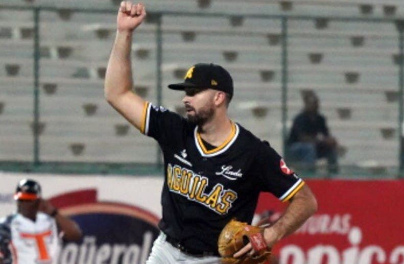 Águilas blanquean a Toros del Este