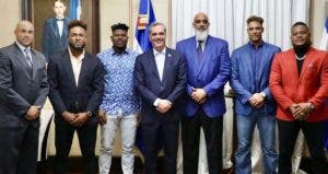 Luis Abinader recibe a lanzadores de los Astros