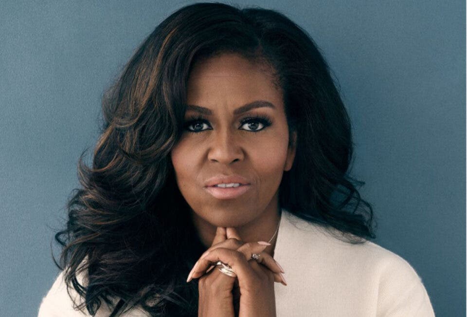 Tejer y más pequeñas cosas: Michelle Obama abraza la autoayuda en nuevo libro