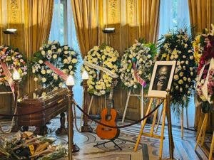 Seguidores y amigos de Pablo Milanés empiezan a acudir a su capilla ardiente