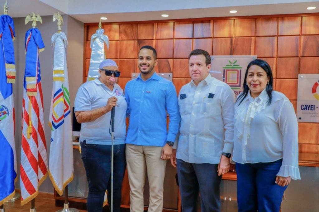 Firman convenio para beneficiar estudiantes vulnerables