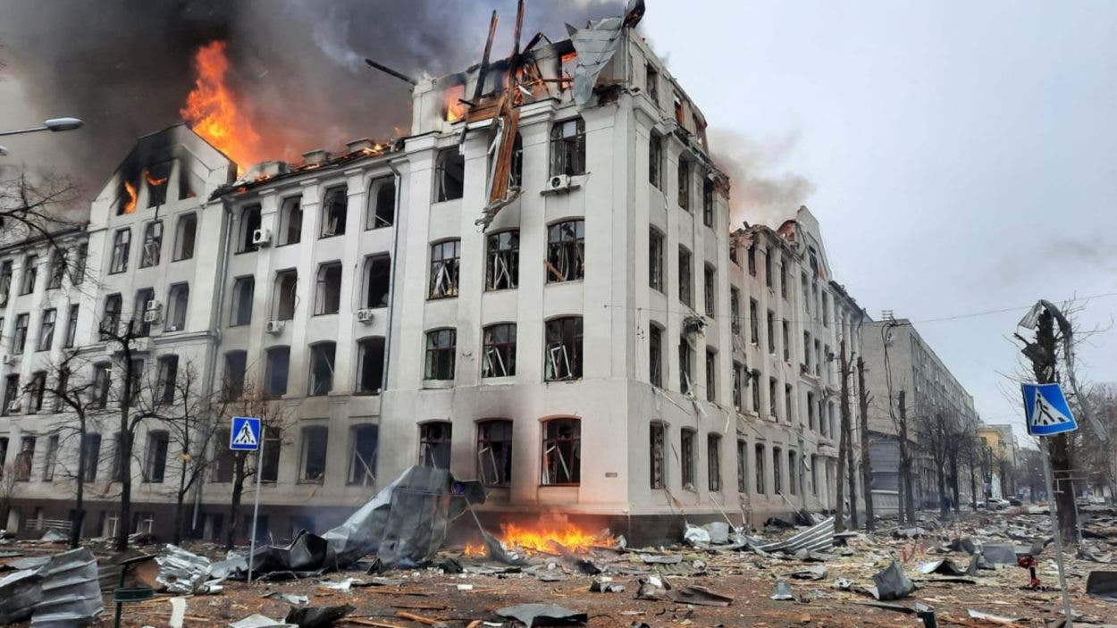 Rusia no cesa bombardeos contra toda Ucrania