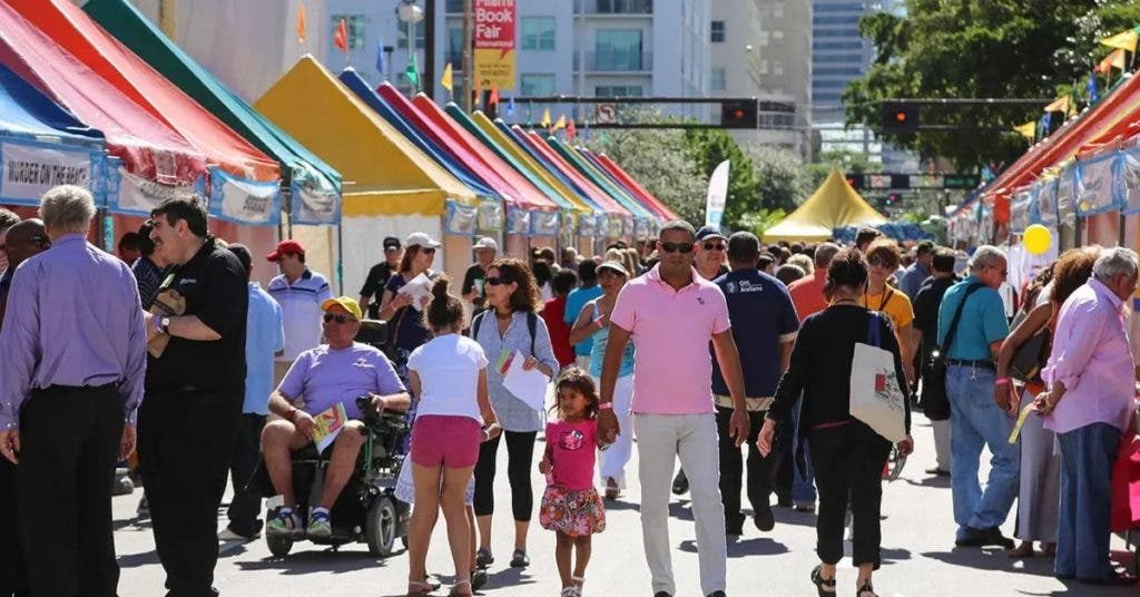 Arranca Feria del Libro de Miami con la música como invitada especial