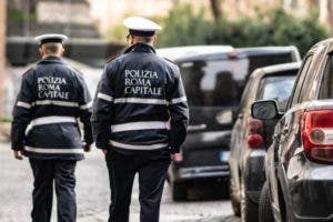 Detienen pareja en Roma por esclavizar a hija de 14 años