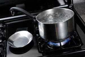 Piden a habitantes de Houston hervir agua antes de beberla
