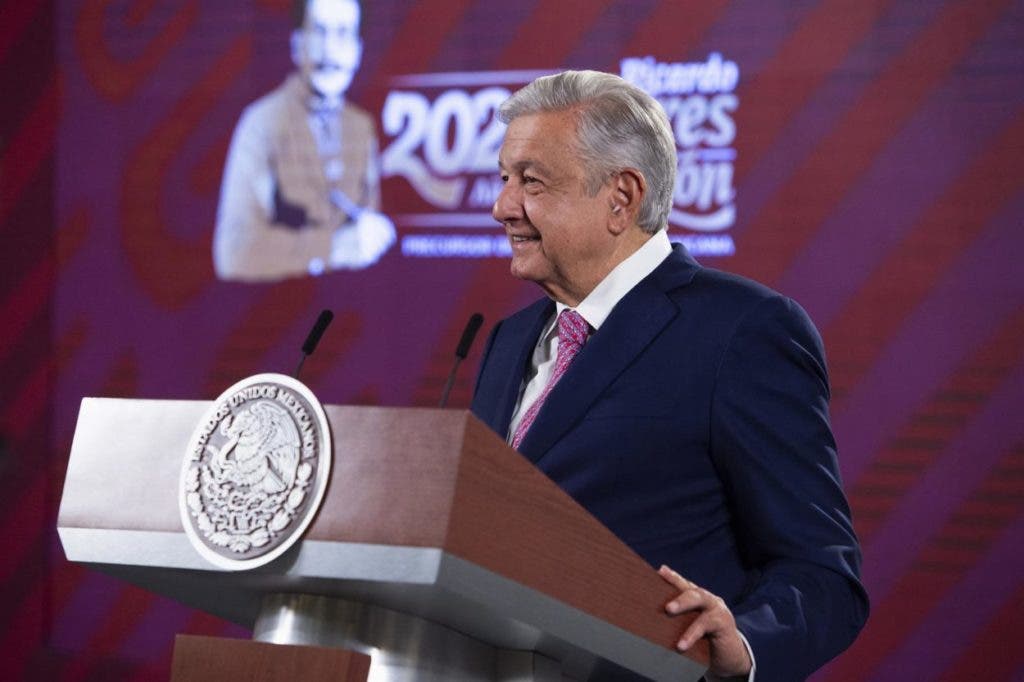 López Obrador pide a Musk garantizar calidad Twitter antes de cobrar