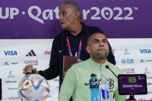 Brasil rotará equipo; Camerún se juega todo