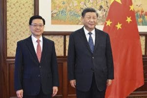 China acuerda reabrir frontera con Hong Kong tras pandemia