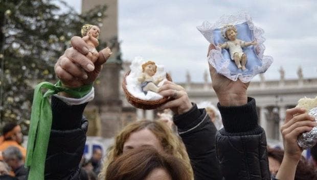El papa desea que la Navidad lleve un rayo de paz en Ucrania