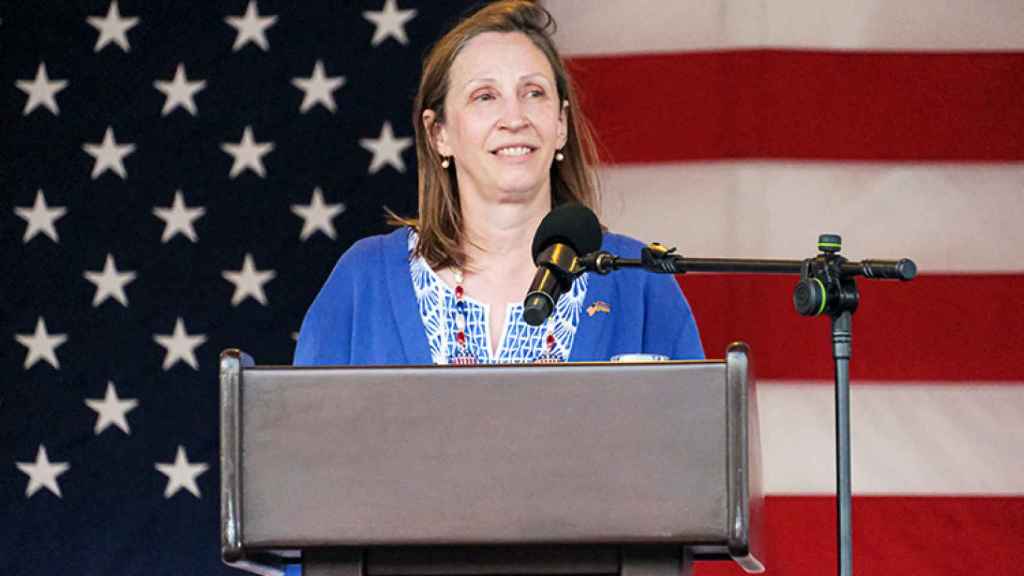 Senado de EEUU confirma a Lynne Tracy nueva embajadora en Rusia