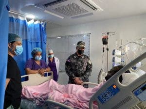 Then visita agente herido por narco tras enfrentamientos en SFM