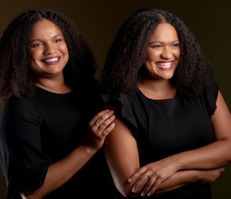 Las hermanas, que trabajan con cooperativas y proveedores dirigidos por mujeres en todo el país caribeño, nacieron en Nueva York y son provenientes de una familia de agricultores y empresarios criollos, dice BBC.