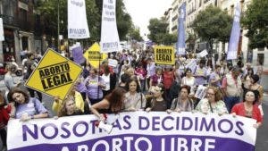 Menores de 16 y 17 años podrán volver a abortar en España sin permiso paterno