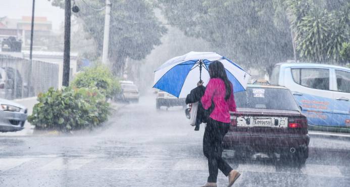 Vaguada aumentará lluvia a partir de este martes, según Onamet