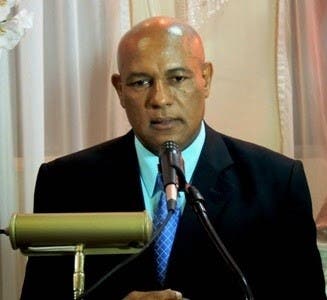 Dominicanos NY aplauden profesional de las finanzas retome servicio IRS