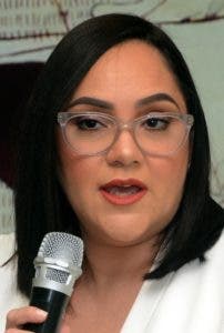 Destaca control comercio ilícito ron en Navidad