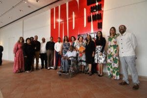 Centro León exhibe “Happy”