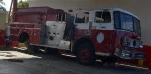 Bomberos de Santiago ahogados en un mar de precariedades