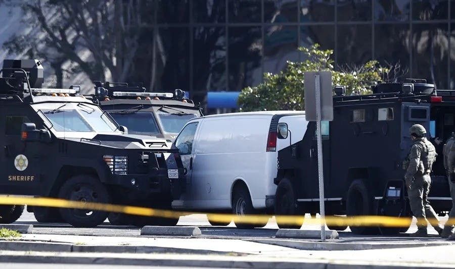 3 fallecidos y 4 heridos en tiroteo en Los Ángeles