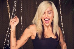 Miley Cyrus recibe 2023 con nuevo sencillo