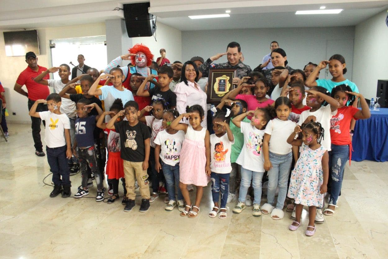 Alberto Then es reconocido por Fundación