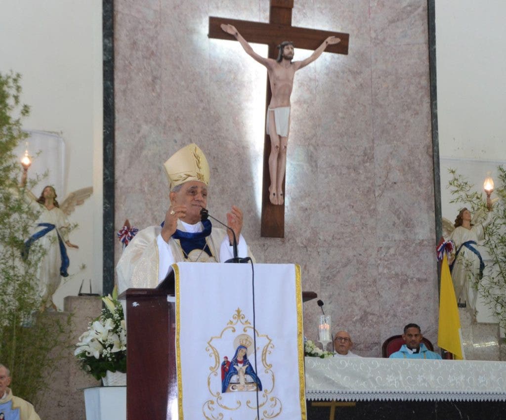 Monseñor Freddy Bretón Martínez llama dominicanos a caminar unidos