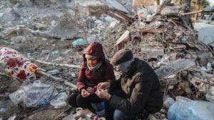 Continúan apareciendo supervivientes 6 días después de sismos en Turquía