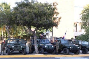Montan dispositivo policiaco-militar cerca del Congreso