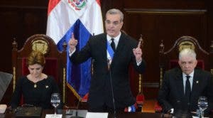 Abinader dice no puede arreglar en meses males en Policía