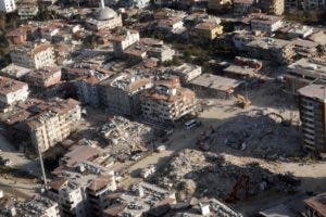 Tres muertos y 213 heridos tras dos nuevos terremotos en el sureste turco