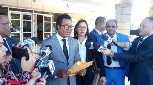 Denuncian ante Procuraduría invasión terrenos
