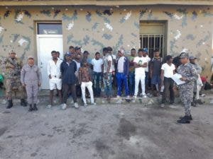 Detienen a 21 extranjeros indocumentados en Jimaní